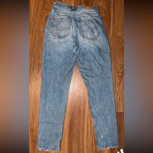 American Eagle size 2 mom jeans